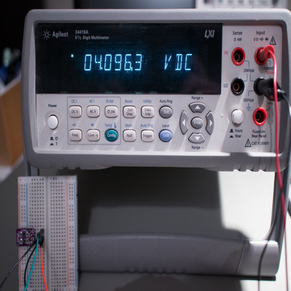 디바이스마트,MCU보드/전자키트 > 전원/신호/저장/응용 > 충전/배터리/전원,Adafruit,Precision LM4040 Voltage Reference Breakout - 2.048V and 4.096V [ada-2200],voltage reference로 활용할 수 있는 브레이크아웃 보드 / 두 가지의 고정밀 shunt-type 전압 레퍼런스 - 2.048V (3.3V용) + 4.096 (5V용)