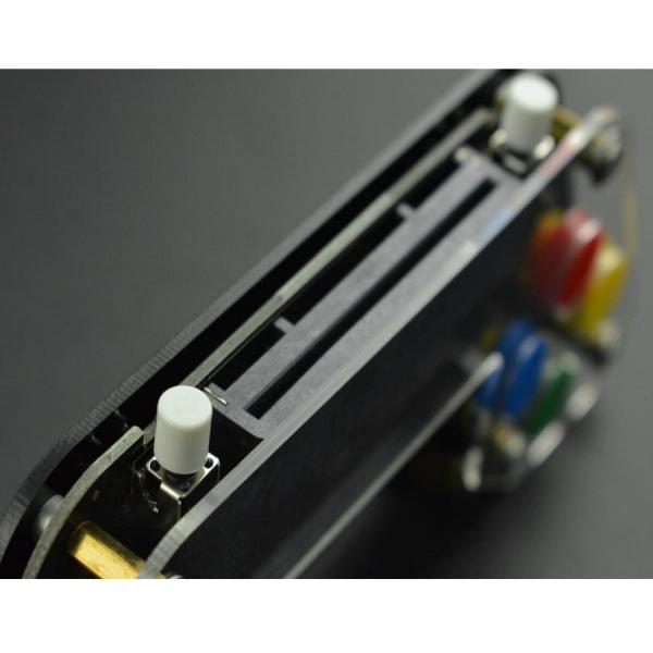 디바이스마트,오픈소스/코딩교육 > Micro:Bit > 마이크로비트 확장/변환보드,DFROBOT,마이크로비트용 게임패드 micro:bit Gamepad (V4.0) [DFR0536],마이크로비트를 기반으로한 확장 게임패드 입니다. 프로그래밍 가능한 내장진동모터, 버저 및 LED가 있습니다. 또한 플랫폼은 MakeCode 그래픽 프로그래밍과 Python을 지원합니다.