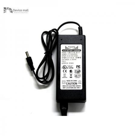 디바이스마트,전원/파워/배터리 > 배터리/배터리홀더 > 충전기 Charger > 리튬인산철용 LiFePo4,디바이스몰,리튬인산철(LiFePO4) 4셀 충전기 14.6V 6A (CC-CV),제조사 : Fuyuang / 표시방식 : LED / 배터리 소재 : 리튬인산철 LiFePo4 / 셀 규격 : 4S1P / 동시충전 갯수 : 4개 / 입력전압 : AC 100V~240V / 배터리전압 : 14.6V / 출력전류(최대) : 6A / 입력단자 : AC플러그 / 출력단자 : DC잭 5.5×2.1 플러그