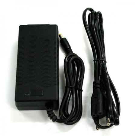 디바이스마트,전원/파워/배터리 > 배터리/배터리홀더 > 충전기 Charger > 리튬인산철용 LiFePo4,디바이스몰,리튬인산철(LiFePO4) 8셀 충전기 29.2V 2A (CC-CV),제조사 : Fuyuang / 표시방식 : LED / 배터리 소재 : 리튬인산철 LiFePo4 / 셀 규격 : 8S1P / 동시충전 갯수 : 8개 / 입력전압 : AC 100V~240V / 배터리전압 : 29.2V / 출력전류(최대) : 1.2A / 입력단자 : AC플러그 / 출력단자 : DC잭 3.5×1.2 플러그