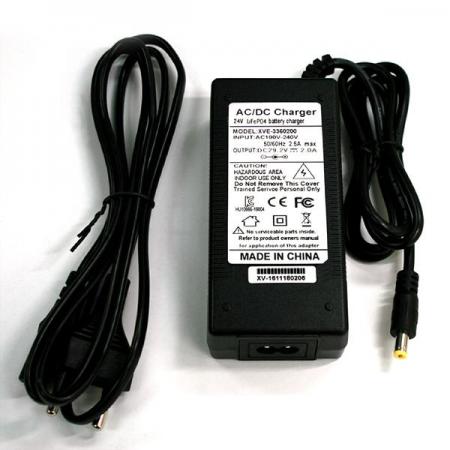 디바이스마트,전원/파워/배터리 > 배터리/배터리홀더 > 충전기 Charger > 리튬인산철용 LiFePo4,디바이스몰,리튬인산철(LiFePO4) 8셀 충전기 29.2V 2A (CC-CV),제조사 : Fuyuang / 표시방식 : LED / 배터리 소재 : 리튬인산철 LiFePo4 / 셀 규격 : 8S1P / 동시충전 갯수 : 8개 / 입력전압 : AC 100V~240V / 배터리전압 : 29.2V / 출력전류(최대) : 1.2A / 입력단자 : AC플러그 / 출력단자 : DC잭 3.5×1.2 플러그