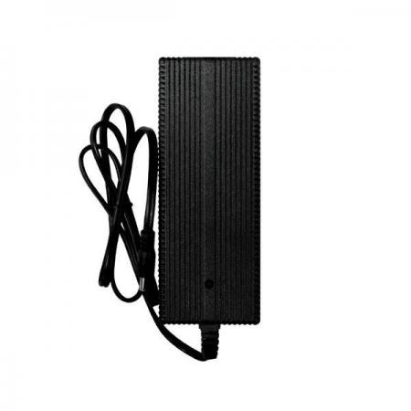 디바이스마트,전원/파워/배터리 > 배터리/배터리홀더 > 충전기 Charger > 리튬이온/리튬폴리머용 Li-ion/Li-Po,디바이스몰,리튬이온/폴리머 4셀 충전기 (16.8V 6A CC-CV),제조사 : 파워크래프트 / 표시방식 : LED / 배터리 소재 : 리튬이온 Li-ion / 배터리 소재, 리튬폴리머 Li-Po / 셀 규격 : 4S1P / 동시충전 갯수 : 4개 / 입력전압 : AC 200V~240V / 배터리전압 : 16.8V / 출력전류(최대) : 6A / 입력단자 : AC플러그 / 출력단자 : DC잭 3.5×1.2 플러그