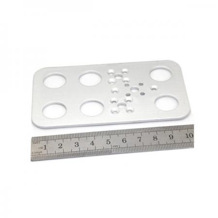 디바이스마트,기계/제어/로봇/모터 > 모터류 > 서보모터 > 서보모터용 악세사리,FeeTech,FEETECH Aluminum Foot Plate Connecting with Side Bracket To Fit The Ankle Servo For Biped FK-FP-001,이족 보행 로봇의 발 부분으로 사용하기 적합하며 그 외에 다목적으로 이용 할수 있는 알루미늄 브라켓입니다. 사이즈 : 60x501 mm