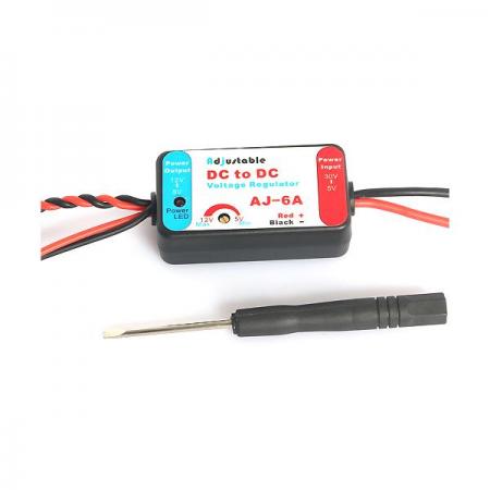 디바이스마트,기계/제어/로봇/모터 > 교육/취미로봇 > 드론/항공기 > 드론 변속기/ESC,FeeTech,FEETECH  Adjustable DC to DC Voltage Regulator (UBEC) AJ-6A-JS,입력 전압 : 5V~30V / 출력 전압 : 5V~12V / 출력 전류 : 최대 6A / JR+JST  커넥터 케이블 길이  : 입력 (#18)   150 mm  ±5mm ,  출력 (#22) 100 mm  ±5mm 드라이버로 출력 전압을 조정 가능한 UBEC 내장 컨버터 모듈입다. ※입력 전압 30V 초과 사용 금지