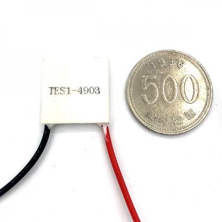 디바이스마트,RLC/수동소자 > 필터/페라이트코어/펠티어 > 열전기/펠티어모듈 > 펠티어소자,SZH,펠티어소자 TES1-4903 20*20mm [SZH-PT003],펠티어 냉각소자 / 사이즈 20x20 / 정격 전압 5V / 최대 전압 6V / 최대 전류 3A / 소비전력 10.3W