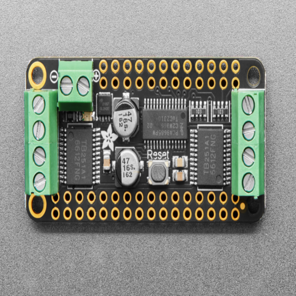 디바이스마트,MCU보드/전자키트 > 버튼/스위치/제어/RTC > 모터/모터컨트롤,Adafruit,DC Motor + Stepper FeatherWing Add-on For All Feather Boards [ada-2927],Feather Wing위에 스택 업하여 2 x 2 바이폴라 스테퍼 모터 또는 4 x 브러시 DC 모터를 구동할수 있는 모듈입니다.