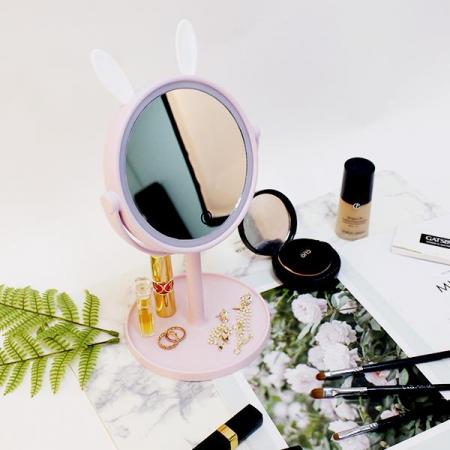 디바이스마트,사무/생활/서적 > 리빙/인테리어/DIY > 인테리어소품,유니즈,메이크업 화장거울 LED 탁상용 거울 정리함 (화이트),LED 밝기 조절이 가능한 탁상거울입니다.