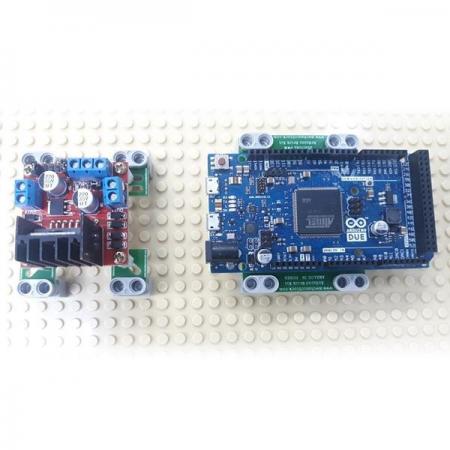 디바이스마트,오픈소스/코딩교육 > 아두이노 > 아두이노 교육용키트,인터보드,DIY - Controller Brick Kit,가로16mm x 세로 20mm, 사각형 형태의 고정홀을 가지고 있는 모듈 연결에 사용