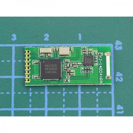 디바이스마트,MCU보드/전자키트 > 통신/네트워크 > 블루투스/BLE,Seeedstudio,2.4GHz Bluetooth Low Energy 4.0 module-20dB V-14004 [317030018],소형 블루투스 4.0 모듈 / bluetooth4.0 칩 NRF51822.support BLE4.0 모드 및 개인 모드를 기반으로 함 / ARM Cortex-M0 32K 128K 플래시 16K RAM / 임베디드 무선 개발 플랫폼