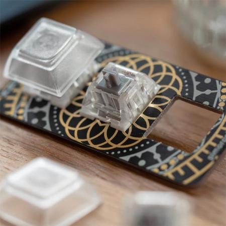 디바이스마트,MCU보드/전자키트 > 버튼/스위치/제어/RTC > 버튼/스위치/조이스틱,Pimoroni,Keybow Kit (3-key) – Linear (quiet) keys [PIM451],Keybow MINI PCB / 스위치 플레이트 / Kailh 속도 스위치 3개 (골드 또는 실버) / 미디어 컨트롤에 적합 /  Raspberry Pi Zero W의 40 핀 수형 헤더에 연결