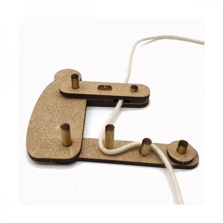 디바이스마트,오픈소스/코딩교육 > 과학 교구 > 물리/물질 과학교구,스터디랜드,마찰력 줄타기 4명 set,마찰력의 차이를 이용해서 위로 올라가는 인형(장치)을 만드는 실험입니다.