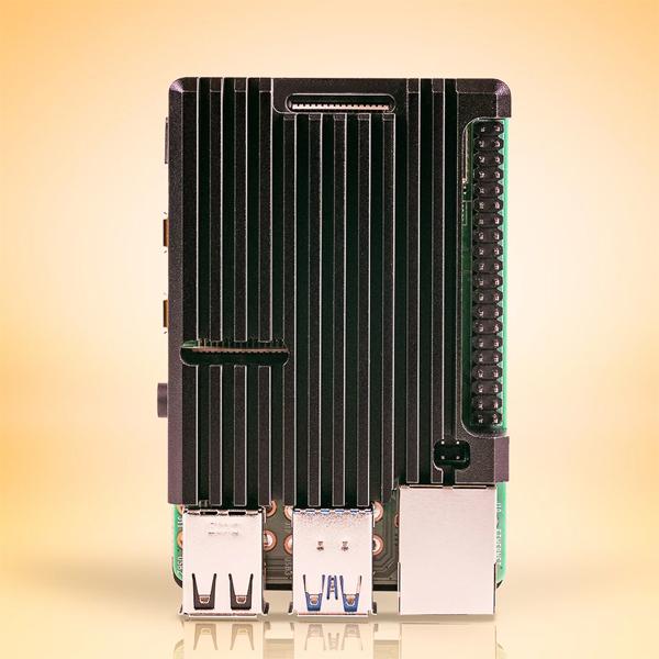 Aluminium Heatsink Case for Raspberry Pi 4 – Black [COM3100]