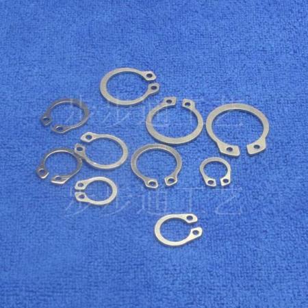 디바이스마트,기계/제어/로봇/모터 > 볼트/너트 > 핀/링/악세사리,SZH,스냅링 - 축용 C형 멈춤링 키트 (SUS304) 100PCS [SZH-RING004],축 또는 구멍에 설치한 틈에 삽입하여 상대의 부품이 빠져나가지 않도록 스프링 작용을 갖는 체결 부품 / SUS304 스테인레스