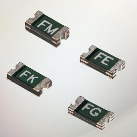 디바이스마트,RLC/수동소자 > 퓨즈/폴리스위치 > FUZETEC 폴리스위치,,PPTC FSMD005-1206-R [60V 0.05A],폴리스위치 / 사이즈 : 3216 (1206) / 정격 전압 : 60V / 최대 전류 : 100A / 홀드 전류 : 0.05A / 트립 전류 : 0.15A ※컷팅되어 출고되므로 반품 및 취소 불가 입니다.