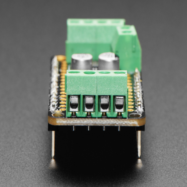 디바이스마트,MCU보드/전자키트 > 버튼/스위치/제어/RTC > 모터/모터컨트롤,Adafruit,Assembled DC Motor + Stepper FeatherWing Add-on [ada-3243],DC 모터 및 스텝모터 드라이버 피더윙 보드 / 4.5VDC ~ 13.5VDC에서 모터 구동 / 전용 PWM 드라이버 칩 장착 / 헤더납땜 불필요