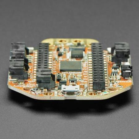 디바이스마트,MCU보드/전자키트 > 전원/신호/저장/응용 > 웨어러블 > 보드/모듈/키트,Adafruit,Adafruit HalloWing M4 Express [ada-4300],ATSAM521 MCU 1.54 인치 IPS TFT가 장착된 해골 모양의 Hallowing보드 /  아두이노 IDE 및 CircuitPython 지원 / 3축 가속도계, 조도센서, 4개의 네오픽셀 LED, 클래스 D 스피커 드라이버, 리포배터리 충전회로 지원