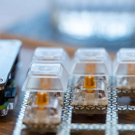 디바이스마트,MCU보드/전자키트 > 버튼/스위치/제어/RTC > 버튼/스위치/조이스틱,Pimoroni,Keybow Kit (12-key) with Pi Zero WH – Clicky keys [PIM419],Raspberry Pi Zero WH 포함 / 12개의 키를 가진 Keybow 미니 키보드(골드) 딸깍 소리남 /  RGB LED / 납땜 불필요 / Raspberry Pi 3B +, 3, 2, B +, A +, Zero 및 Zero W와 호환