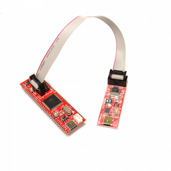 디바이스마트,MCU보드/전자키트 > 프로세서/개발보드 > AVR > ATMEGA128,LK EMBEDDED,ATmega128 브레드보드 모듈 & STK500 AVRISP 프로그래머 키트,8비트 마이크로컨트롤러 ATmega128을 중심으로 제작된 브레드보드/만능기판 호환형 코어 모듈. 연구개발, 졸업작품, 교육용 실험 등에서 사용하기 쉽도록 설계되었으며, 함께 사용하는 STK500 AVRISP 프로그래머를 통해 플래시 및 EEPROM 프로그램을 In-System (보드 장착 상태)으로 다운로드 가능