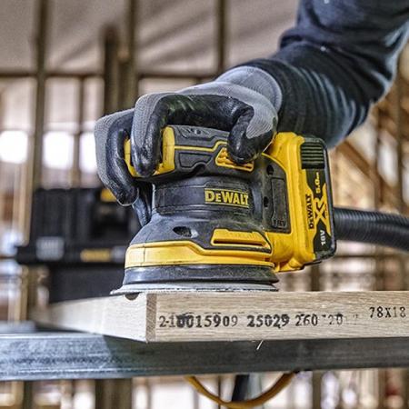 디바이스마트,수공구/전자공구/전동공구 > 전동/엔진공구 > 샌더/광택공구류 > 원형샌더,디월트,충전 원형 샌더 DCW210P2 배터리2 (20V/5.0A),브러쉬리스 충전 원형 샌더 20V MAX 5.0Ah XR / 7단 속도 조절 다이얼 / 배터리 가로 장착