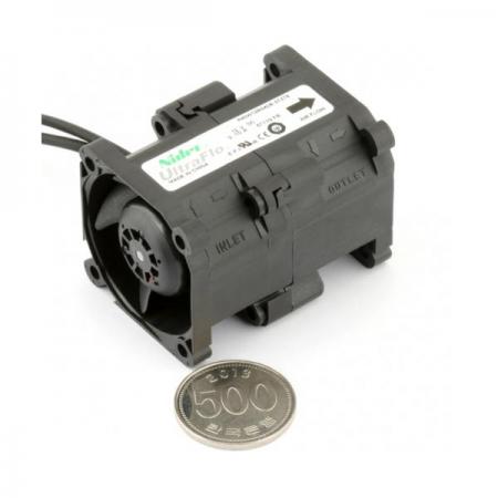 디바이스마트,기계/제어/로봇/모터 > 모터류 > 팬모터 > DC 팬모터,MotorBank,니덱 일본 초고속 다기능 강풍팬 R40W12BS4D8-07Z76 8P DC12V 2.1A 22100RPM,DC Brushless Servo Cooling Fan- Nidec Japan 초고속 다기능 강력형 서보팬- 입력전압 : DC12V 2.1A 25.2W- 속도 : 22,100rpm(13V)- 특수 용도 제어용 냉각 팬, 환풍기 - 크기 : 40 x 40 x 56mm(가로x세로x높이)- 서보 냉각팬(Servo Cooling Fan)