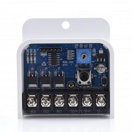 디바이스마트,LED/LCD > 드라이버/컨트롤러 > 컨트롤러 RGB,유아이,LED 컨트롤러 RGB-300,RGB LED와 백색 LED를 디밍, 점멸, 디밍 + 점멸, 색 고정 등 여러 패턴으로 연출할 수 있는 제품입니다 / 1채널 / 300W