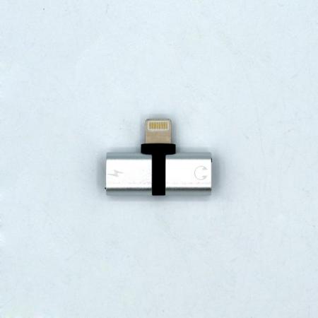 디바이스마트,케이블/전선 > USB 케이블 > 변환젠더(MF) 케이블,SZH,애플 8핀 듀얼 젠더 실버 [SZH-GEN13],애플 라이트닝 8핀 듀얼 젠더 / 규격 : 2 Lightning 8pin to Lightning 8pin / 크기 : 31×19mm / 색상 : 실버 / 소재 : 알루미늄