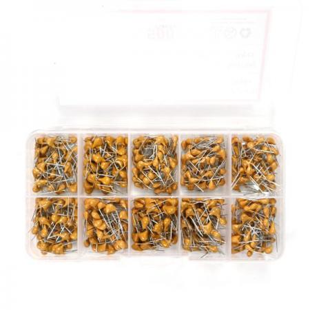 디바이스마트,RLC/수동소자 > 엔지니어 샘플키트 > 캐패시터 키트,SZH,모노리틱 커패시터 샘플 키트 [CA-KIT-06],모노리틱 커패시터 샘플 키트 / 0.1uF ~ 10uF / 10종 각 50개씩 총 500개 / 전압 : 50V / 오차 : ±20% / 재질 : 세라믹