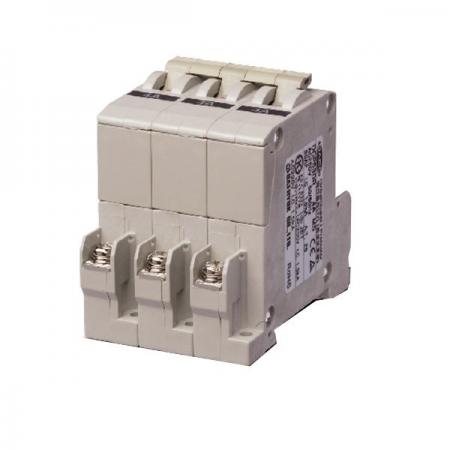 디바이스마트,스위치/부저/전기부품 > 산업용 스위치/제어 기기 > 회로보호용차단기(CP),DACO(대륙),회로보호용차단기 DCP 51DR(1극,5A,AC/DC겸용),회로보호용차단기 DR시리즈 / DCP 51 DR / 프레임(AF): 50AF / 극수: 1극 / 1kA(DC), 1.5kA(AC) / 정격전류: 5A / 단자 접속방식: Screw Type / 전원: AC 250V(50/60Hz), DC 65V 겸용 / 동작특성, 회로방식 선택가능 / 환경유해물질 개선품