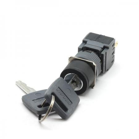 디바이스마트,스위치/부저/전기부품 > 산업용 스위치/제어 기기 > 제어/안전 스위치 > 키 셀렉터 스위치,KACON,16파이 2단 키 스위치 흑색 F16-611 (원형),16∅ / 2단 / 원형 / 1A1B / 흑색 / 복귀방식 5가지 선택가능