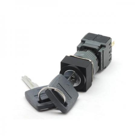 디바이스마트,스위치/부저/전기부품 > 산업용 스위치/제어 기기 > 제어/안전 스위치 > 키 셀렉터 스위치,KACON,16파이 2단 키 스위치 흑색 F16-621 (정사각형),16∅ / 2단 / 정사각형 / 1A1B / 흑색 / 복귀방식 5가지 선택가능