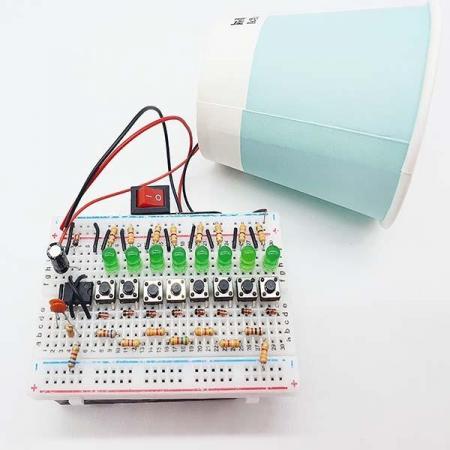 디바이스마트,MCU보드/전자키트 > 교육용키트/로봇 > 교육용키트 > 전기/전자/회로,이엘사이언스,보고 듣는 피아노,브레드보드와 LED를 이용하여 피아노의 음을 눈으로 보며 들을 수 있는 버튼형 전자피아노 입니다.