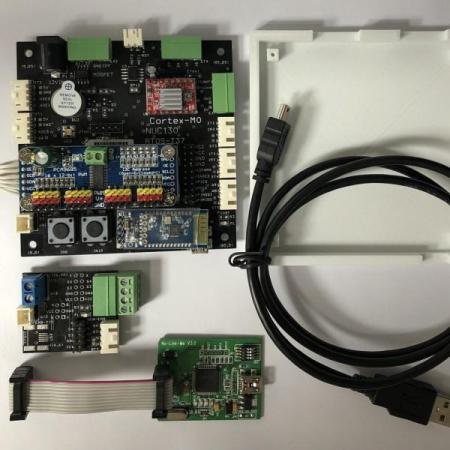 디바이스마트,MCU보드/전자키트 > 프로세서/개발보드 > ARM > Cortex-M0,펌웨어뱅크주식회사,ARM임베디드RTOS EVB - Junior,교재 포함 / Sophomore구성에 각종 모터와 LCD등 추가된 제품 / 메이커 개발자를 위한 특화된 Cortex-M0보드를 사용하여 수업 진행 및 간편한 로봇 설계가 가능합니다.