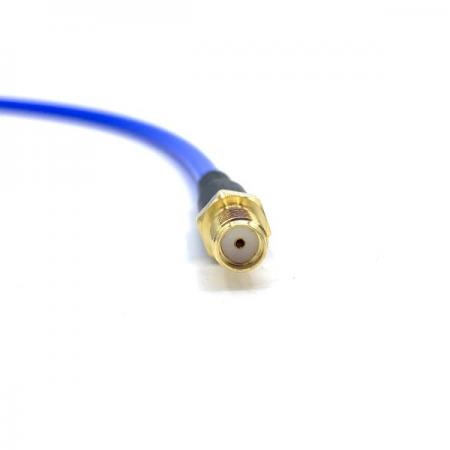 디바이스마트,커넥터/PCB > RF커넥터/케이블 > RF 케이블 어셈블리,국제전파,SMAJ-SMAJ Cable - 1m (MF402),RF Cable assembly / 커넥터 A: SMA-J-141 / 커넥터B: SMA-J-141 / 케이블사양: MF402 / 저항:50옴 / 케이블 길이: 1m