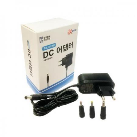 디바이스마트,전원/파워/배터리 > 전원/파워소스 > 전원아답터 > 12V 아답터,(주)제이케이이엠씨,JK전자 DC 어댑터 12V 1A SMPS 3종 변환잭 포함,모니터, CCTV, 공유기, 노트북 등 디지털기기 전원 공급 어댑터 / 선 길이: 1.5M / 12V 1A / 변환잭 3종 포함되어있습니다.