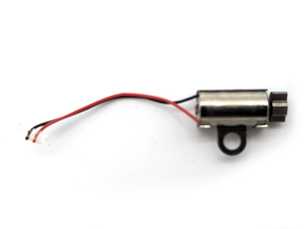 디바이스마트,리퍼브존 > 리퍼브샵,DAESUNG MOTOR,[리퍼제품] 초소형 0611 코어리스 진동모터 [C0611-H8] (1000개/1박스),박스단위 판매 / 오래된 제품 / 한정 판매 단종 제품 / 반품, 취소 불가 /코어리스 초소형 진동모터입니다. 마운트브라켓이 장착되어있어 나사 하나만으로 손쉽게 고정하여 사용하실 수 있습니다. 저전압, 소형, 저렴한 가격이 장점으로 진동게임패드, 자이로스코프, 웨어러블 기기의 무음알람등 폭넓게 응용 가능합니다.