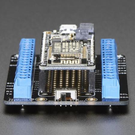 디바이스마트,오픈소스/코딩교육 > 아두이노 > 아두이노 호환보드,Adafruit,Assembled Terminal Block Breakout FeatherWing for all Feathers [ada-2926],Feather용 터미널 블록 / 접지용 추가패드, 3V, SDA/SCL / PCB 2인치 x 2.5인치 확장했으며 각 측면에 3.5mm 피치 터미널 블록이 있습니다.