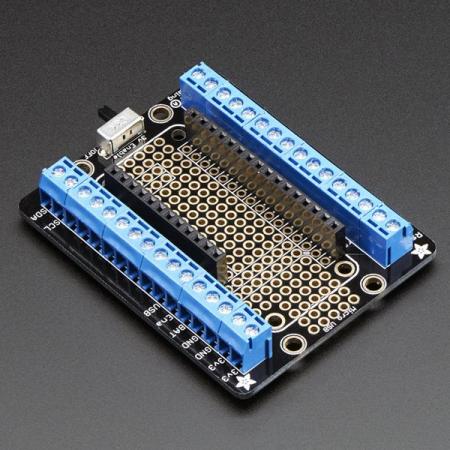 디바이스마트,오픈소스/코딩교육 > 아두이노 > 아두이노 호환보드,Adafruit,Assembled Terminal Block Breakout FeatherWing for all Feathers [ada-2926],Feather용 터미널 블록 / 접지용 추가패드, 3V, SDA/SCL / PCB 2인치 x 2.5인치 확장했으며 각 측면에 3.5mm 피치 터미널 블록이 있습니다.