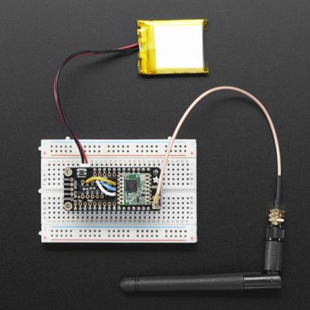 디바이스마트,MCU보드/전자키트 > 통신/네트워크 > RF/LoRa,Adafruit,Adafruit Radio FeatherWing - RFM69HCW 900MHz - RadioFruit [ada-3229],Adafruit 라디오 FeatherWing / RFM69HCW 900MHz 버전 / 암호화 및 자동 재전송과 같은 기능이 많이 포함된 +20dBm FSK 패킷 무선 / 범위 : 대략  장애물, 주파수, 안테나 및 전월 출력에 따라 350m