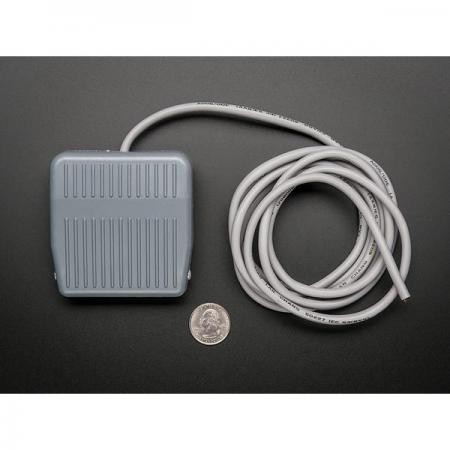 디바이스마트,MCU보드/전자키트 > 버튼/스위치/제어/RTC > 버튼/스위치/조이스틱,Adafruit,Foot switch [ada-423],발 스위치 / 폭 80mm, 깊이 82mm, 높이 32mm(눌렸을 때 27mm) / 정격 : 250VAC, 10A / 케이블 길이 : 2m