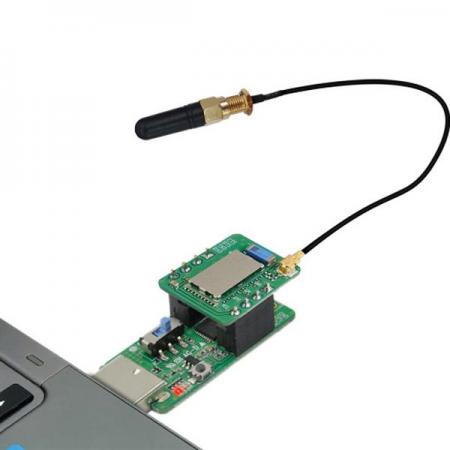 디바이스마트,MCU보드/전자키트 > 통신/네트워크 > 블루투스/BLE,(주)칩센,BoT-nLE523DU,Bluetooth v5.1(BLE) / 인증 : KC(무선 EMC포함) / 무선 출력 : Class1.5 / 블루투스 소형모듈 U.FL커넥터 내장형(외장 안테나 적용 설계 가능)  / Slave, Master, Multicon Role지원 / Securiy mode1,Level6 지원 / AT command 지원,설정 가능(UART TX/RX 인터페이스)