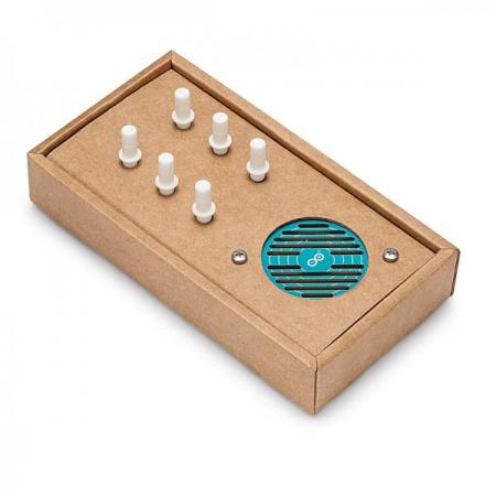 디바이스마트,오픈소스/코딩교육 > 아두이노 > 아두이노 정품 보드/쉴드/키트,아두이노,Arduino Make Your UNO Kit,AKX00037 / 전자 공학의 기초를 배우고, 납땜에 익숙해지고, 최종적으로 포함된 실드와 업사이클링된 패키징으로 신디사이저를 구축하는 3가지의 경험을 할 수 있는 올인원 키트 / 3D 뷰어가 포함된 완벽한 온라인 가이드 - 초보자도 쉽고 재미있게 따라할 수 있음 / 실습용 PCB 포함 - 납땜 실력을 테스트하고 향상시킬 수 있음 / 디버거 포함 - 보드가 조립되면 제대로 작동하는지 확인 가능 / 납땜을 위한 인두/납은 포함되어있지 않습니다(별매)