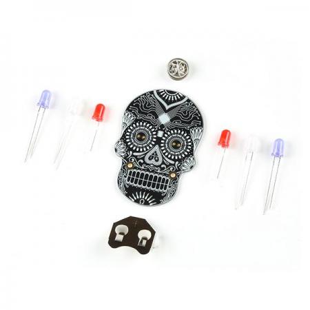 디바이스마트,RLC/수동소자 > 엔지니어 샘플키트 > LED 키트 > LED 키트,SparkFun,Day of the Geek - Soldering Badge Kit (Black with White Silk Screen) [KIT-20118],Day of the Geek-KIT / 블랙 해골 PCB 1개, R2032 배터리 홀더, 핀 백, 3쌍의 컬러 LED가 포함 / 눈 색깔은 빨강, 파랑, 흰색으로 선택 가능
