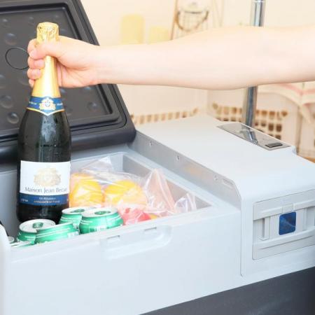 디바이스마트,EV 전기차/캠핑카/그린에너지 > 캠핑/보트 악세사리 > 이동식 냉장고,툴콘,차량용 이동형 냉장고 (TFB-50),툴콘 / 용량(L):50 / 규격(mm):631×380×550 / 중량(kg):14.8 / 원산지:중국 / 배터리 용량(mAh):15300