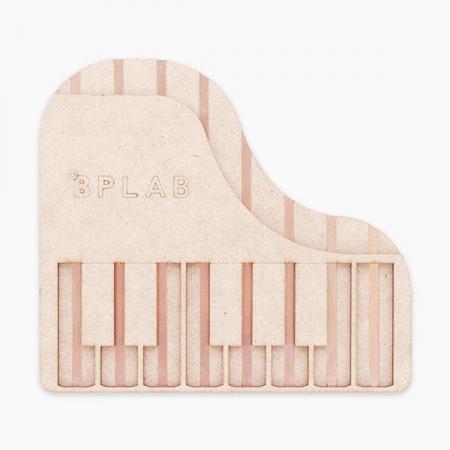 디바이스마트,MCU보드/전자키트 > 교육용키트/로봇 > 교육용키트 > 재미있는키트/기타,비피랩,엔트리 코딩교육 키트 DIY 전자피아노 고급형(메이키메이키 보드, 영상 제공, 메뉴얼 포함),전자 피아노 고급형은 피아노의 형태에 더 가깝고, 전도성 테이프를 숨길 수 있는 전자악기 코딩 교육 키트 입니다.