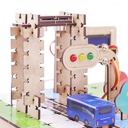 디바이스마트,오픈소스/코딩교육 > 아두이노 > 아두이노 교육용키트,비피랩,아두이노 IoT 스마트시티 만들기 키트(아두이노 UNO 호환보드, 센서, 메뉴얼 포함),미래도시를 마음껏 상상하고, 건축프레임과 다양한 센서를 이용해 스마트시티를 제작해보는 코딩 교육 키트 입니다.