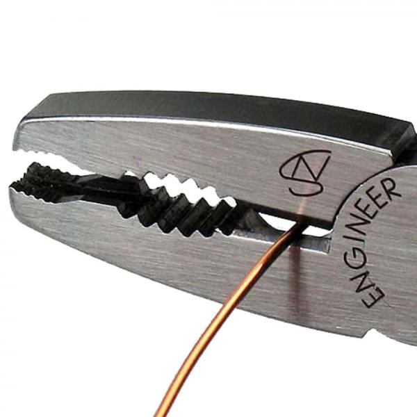 디바이스마트,수공구/전자공구/전동공구 > 작업공구 > 플라이어류 > 팬치,ENGINEER,엔지니어 네지사우르스 PZ-58 다용도 펜치 녹슨 나사 제거,다용도 펜치 / 손상나사, 페인트칠 된 나사, 녹슨 나사 제거에 특화된 나사제거 플라이어 / 절단 날 스프링 적용으로 구리 와이어 및 전선 절단 가능 / 미끄럼 방지 T형 그립 / 160mm