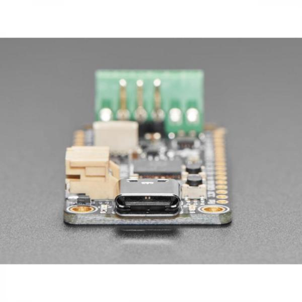 디바이스마트,MCU보드/전자키트 > 음악/앰프/녹음 > 앰프/증폭,Adafruit,Adafruit RP2040 Prop-Maker Feather with I2S Audio Amplifier [ada-5768],최대 3W의 4~8Ω 스피커를 구동 / 크기 : 52.1mm x 22.8mm x 12.2mm