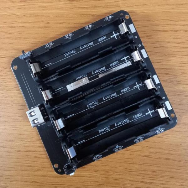 디바이스마트,MCU보드/전자키트 > 전원/신호/저장/응용 > 충전/배터리/전원,네오틱스,리튬 배터리(18650) 홀더장착 충전-전원출력(3.3V, 5V) (모듈 PN-HLCH-18650-4S),배터리 4개용 / 전압 3.3V, 5V / Micro USB 단자 및 C-Type USB단자 / LED가 장착되어 충전 및 전원 출력 상태 확인 가능