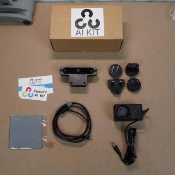 디바이스마트,MCU보드/전자키트 > 인공지능/임베디드/산업용 > 인공지능/머신러닝 > 인공지능 카메라/비젼,Luxonis,OAK-D A00110-INTL [DepthAI 3D Camera],Luxonis OAK-D 베이스보드에는 Depth 및 AI 처리를 위해 DepthAI SoM에 직접 연결되는 스테레오 및 RGB 비전을 구현하는 3개의 온보드 카메라가 있습니다. 그런 다음 데이터는 USB 3.1 Gen1(Type-C)을 통해 호스트로 출력됩니다.