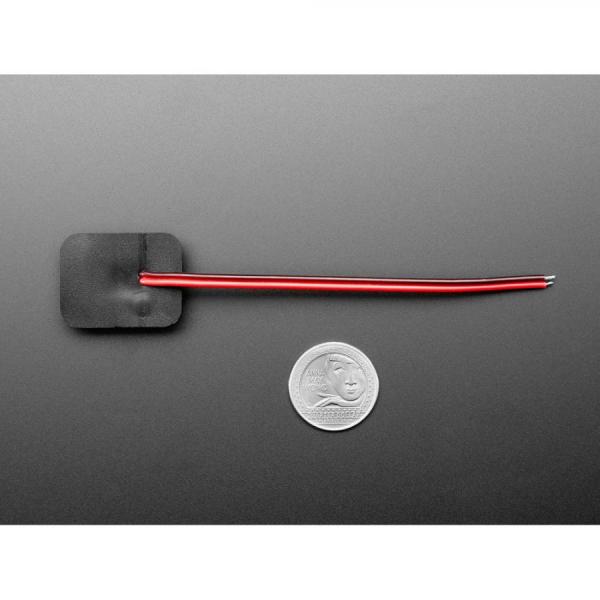 디바이스마트,커넥터/PCB > 플러그/잭 > DC잭/플러그 > DC잭,Adafruit,Sewable USB Micro B Power Jack Connector [ada-6076],베이스에 수평으로 배치된 Micro-B 커넥터 / 빨간색과 검은색 전선이 바닥을 통과합니다